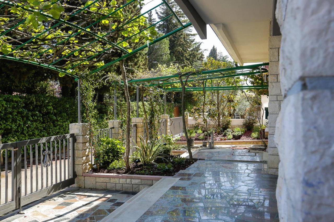 Apartments Villa Sofia Crveni Vrh Buitenkant foto