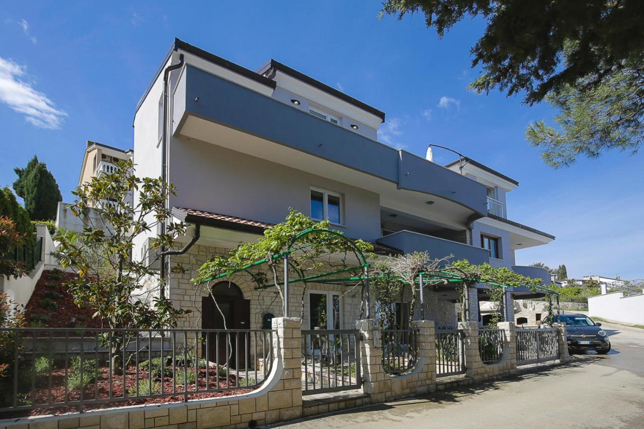 Apartments Villa Sofia Crveni Vrh Buitenkant foto