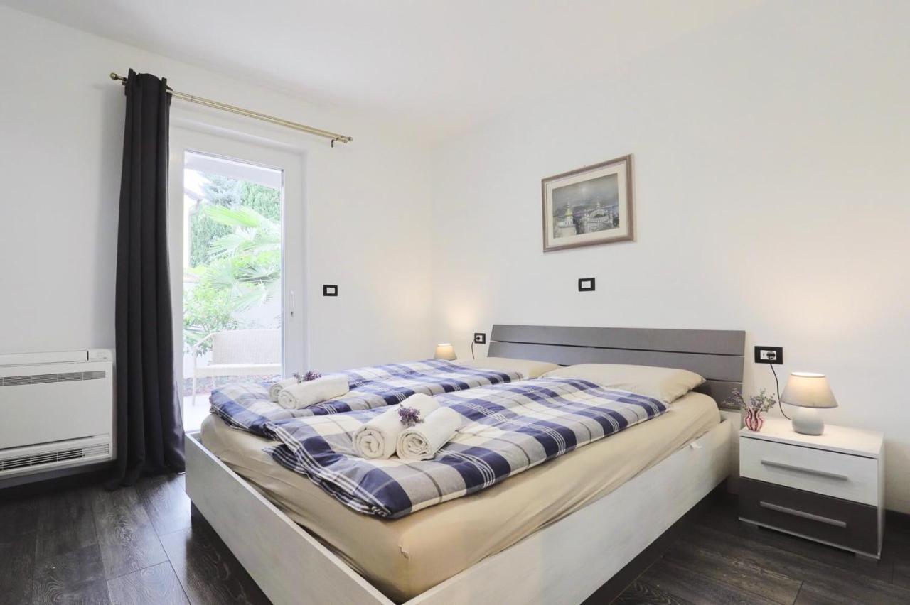 Apartments Villa Sofia Crveni Vrh Buitenkant foto